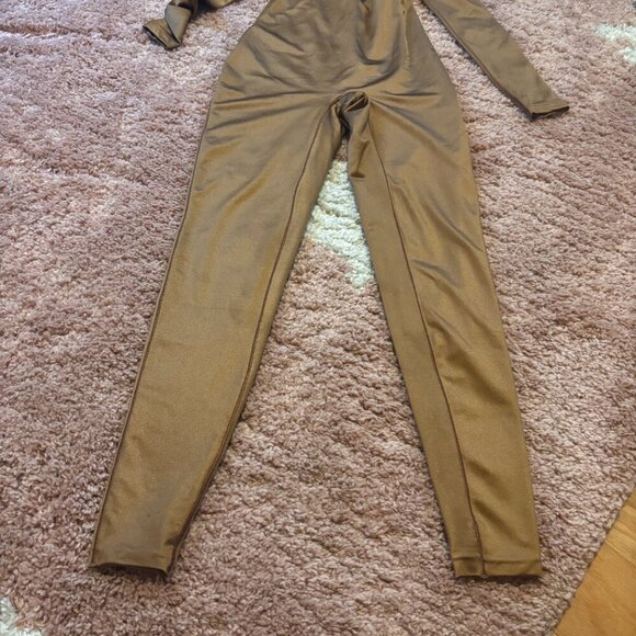 SKIMS Scoop Neck Long Sleeve Catsuit Jumpsuit Sculpting Zip Up Shimmer Carmel-S - Picture 5 of 5